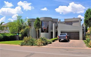 4 Bedroom House in Crescent Wood Country Estate