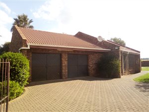 3 Bed House in Falcon Ridge