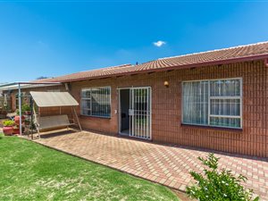 2 Bed Townhouse in Helderkruin