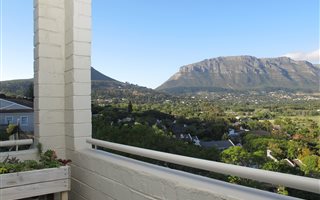 2 Bedroom Apartment in Hout Bay and surrounds