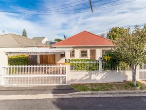 4 Bed House in Claremont