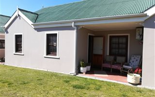 2 Bedroom Simplex in Brackenfell Central