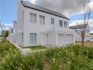3 Bed House in Koelenbosch Country Estate