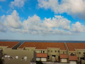 3 Bed Duplex in La Mercy