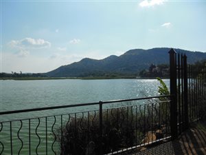 875 m² Land available in Broederstroom