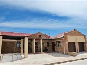 7 Bed House in Mossel Bay Central