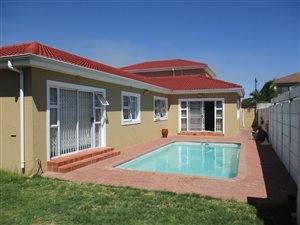 4 Bed House in Goodwood