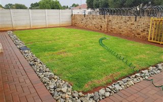 2 Bedroom House in Meiringspark