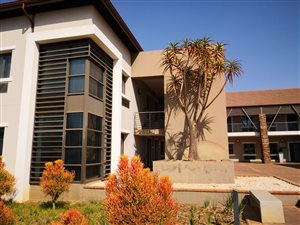 28000 m² Commercial space in Hazeldean (Silverlakes Surroundings)