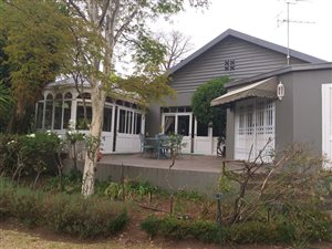 100 m² Commercial space in Oaklands