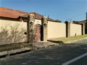 4 Bed House in Orange Grove