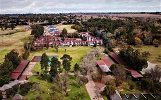 2 Bedroom Flat in Vanderbijlpark SW