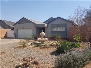 4 Bed House in Glen Lauriston