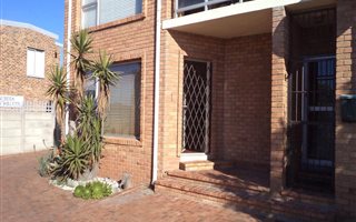 1 Bedroom Apartment in Van Riebeeckstrand