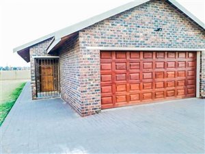 3 Bed Apartment in Meyerton