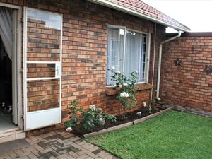 2 Bed Simplex in Die Hoewes