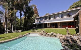5 Bedroom House in Bramley