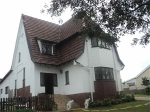 4 Bed House in Montclair