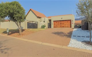 2 Bedroom House in Leloko
