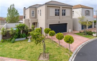 4 Bedroom House in Avalon Estate