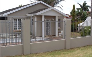 4 Bedroom House in Winterhoek Park