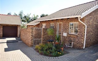 2 Bedroom Simplex in Highveld