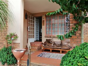 3 Bed House in Magalieskruin