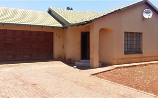 4 Bedroom House in Clarina