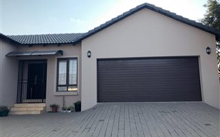 3 Bedroom House in Thatchfield