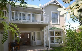 2 Bedroom Apartment in River Club