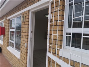 1 Bedroom Apartment in Wynberg