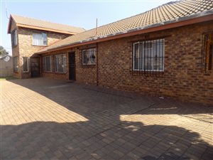4 Bed House in Dersley