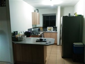 2 Bed Apartment in Rooihuiskraal North