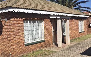 3 Bedroom Townhouse in Jordaan park
