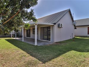 4 Bed House in Sheffield Beach