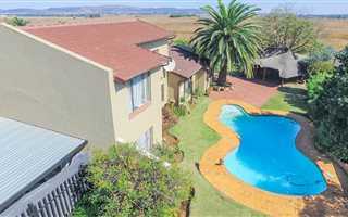 5 Bedroom House in Brackendowns