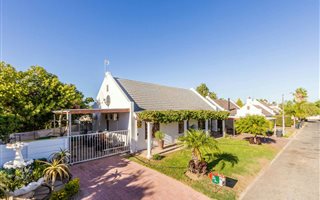 3 Bedroom House in Berg En Dal