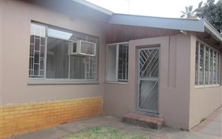 6 Bedroom House in Tileba