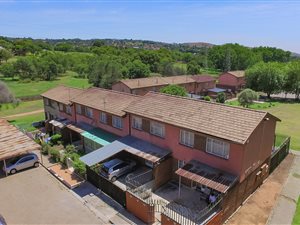 3 Bed Townhouse in Bezuidenhout Valley
