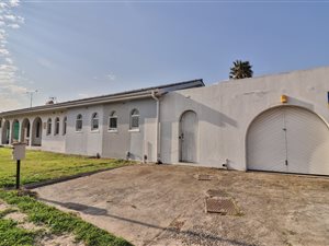 3 Bed House in Voelvlei