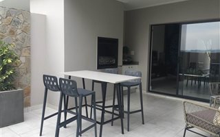 3 Bedroom House in Waterfall Equestrian Estate