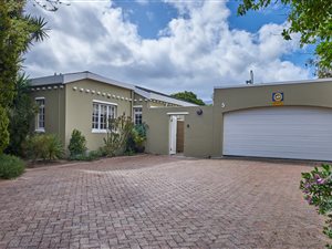5 Bed House in Constantia