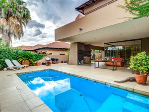 4 Bed House in Blue Gill