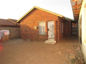 2 Bed House in Lakeside