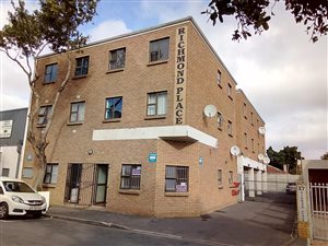 2 Bed Apartment in Goodwood