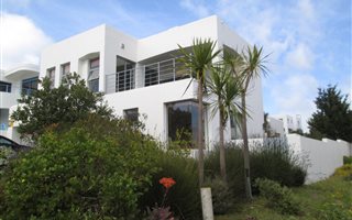 3 Bedroom House in Paradise Beach