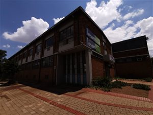 1836 m² Industrial space in Benrose