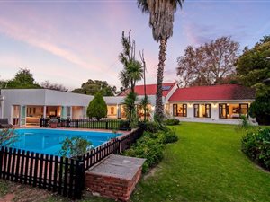 3 Bed House in Melrose