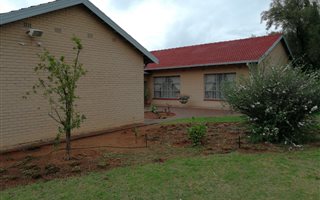 4 Bedroom House in Barkly West