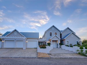 4 Bed House in Kingswood Golf Estate